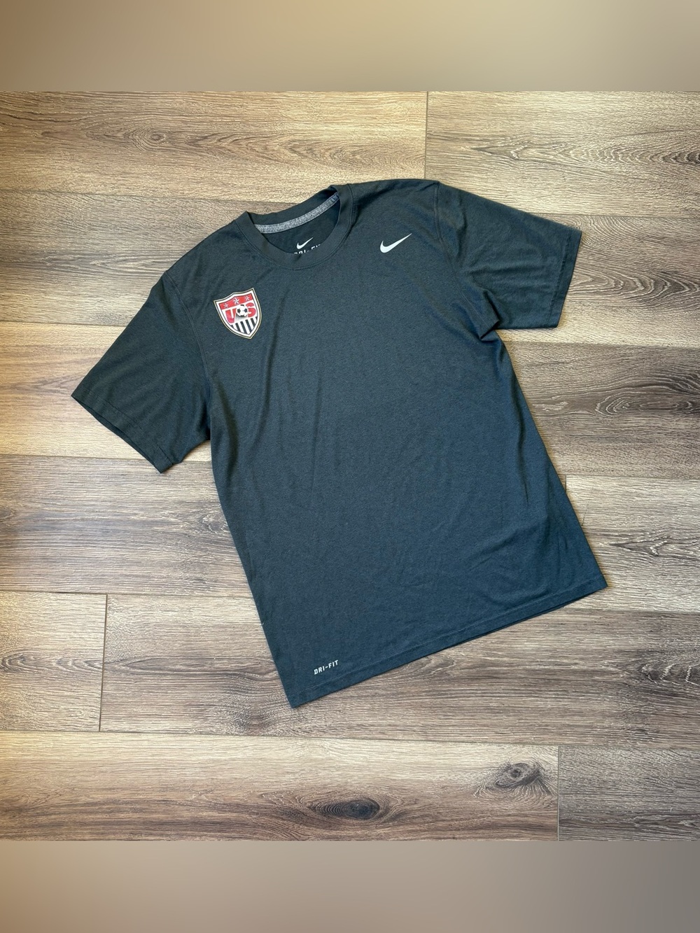Nike Dri-FIT Short Sleeve US Soccer T-shirt Dark Grey Medium - Picture 1 of 3